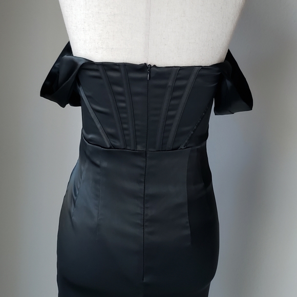 Glossy Satin Draped Sleeve Off The Shoulder Balconette Corset Dress - Picture 10 of 11